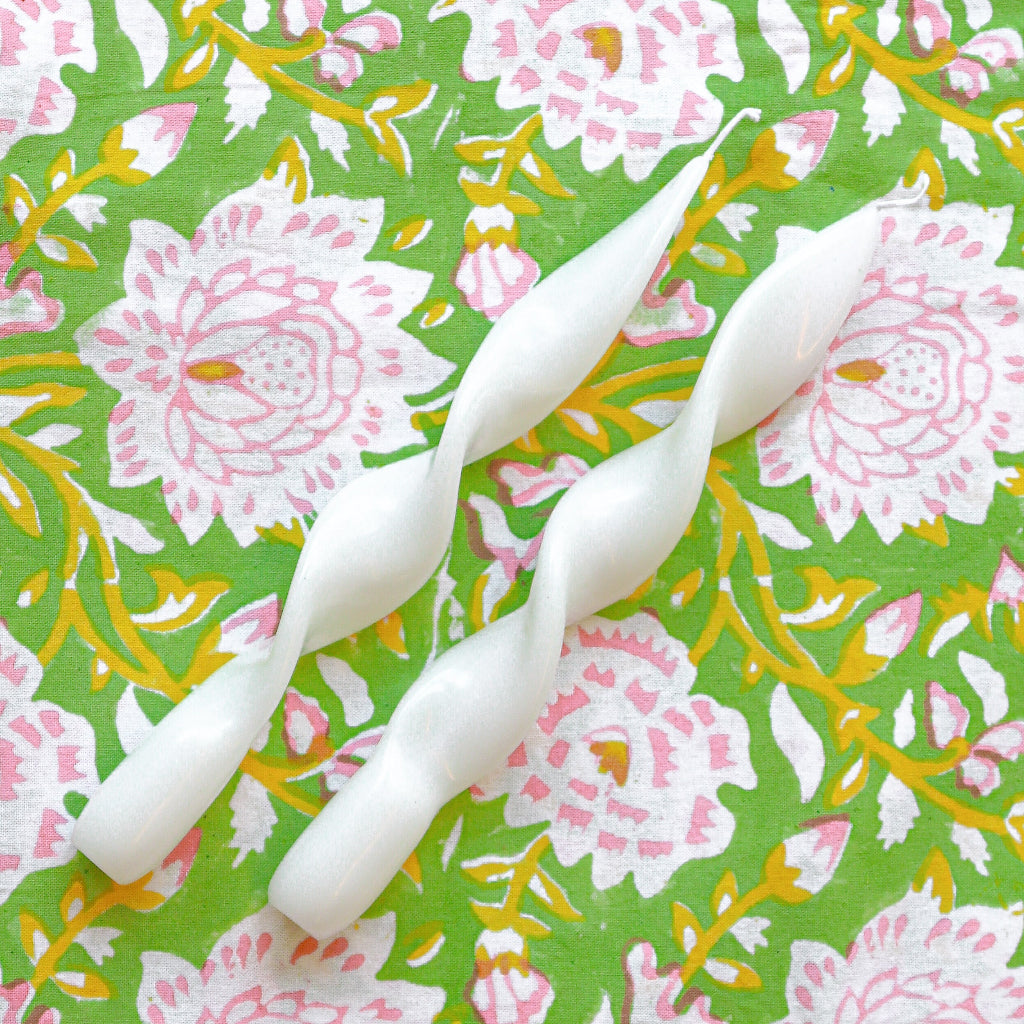 White Cotton Swirl Candles – Pack of 2
